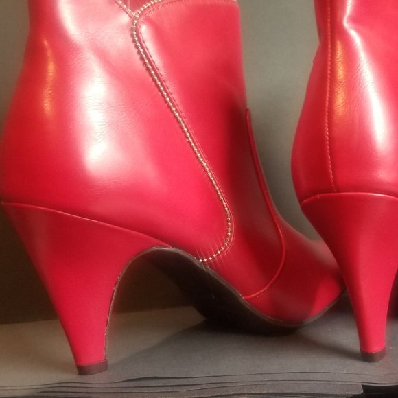 METAPHOR RED BOOTIES SIZE 9 NEW NEVER WORN !!!   NEW LOWER PRICE!!!! - Picture 6 of 9